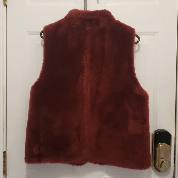 J.Crew Sherpa Fleece Faux Fur Vest - Picture 2 of 10
